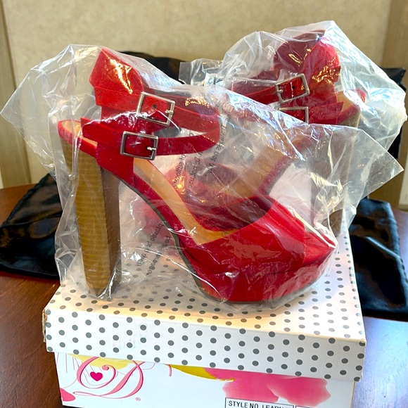 Delicious Red Platform Heels - Picture 6 of 7